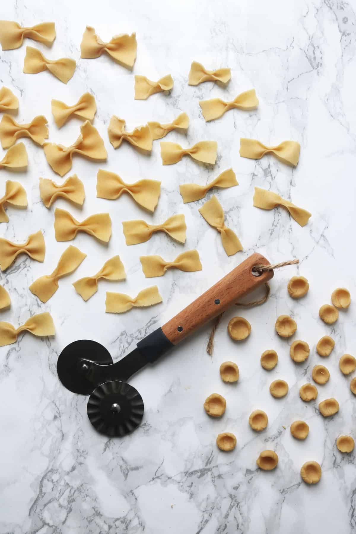 It's so easy to make your own fresh pasta at home. Get the recipe for pasta dough at Supper in the Suburbs!