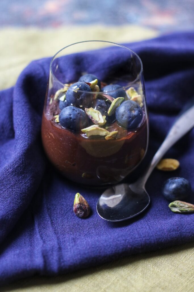 Vegan chocolate pots - chocolate mousse made from avocado