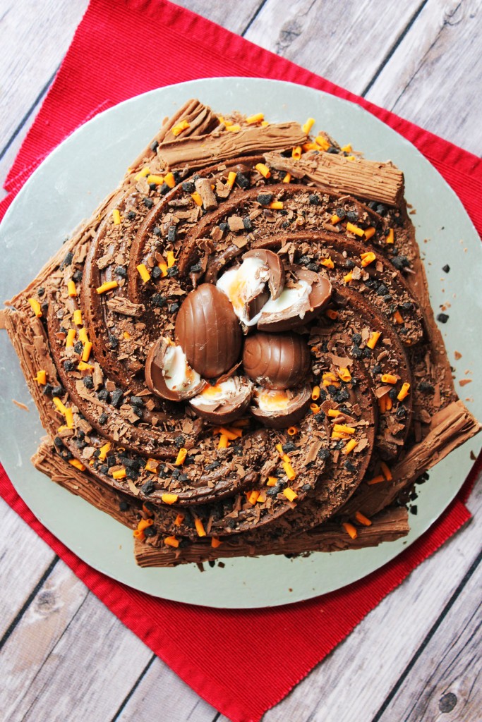 It's Creme Egg Season why not bake this show stopping Creme Egg Nest Cake. Recipe on Supper in the Suburbs