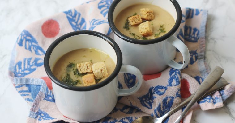 Creamy Roast Garlic Soup (vegan)