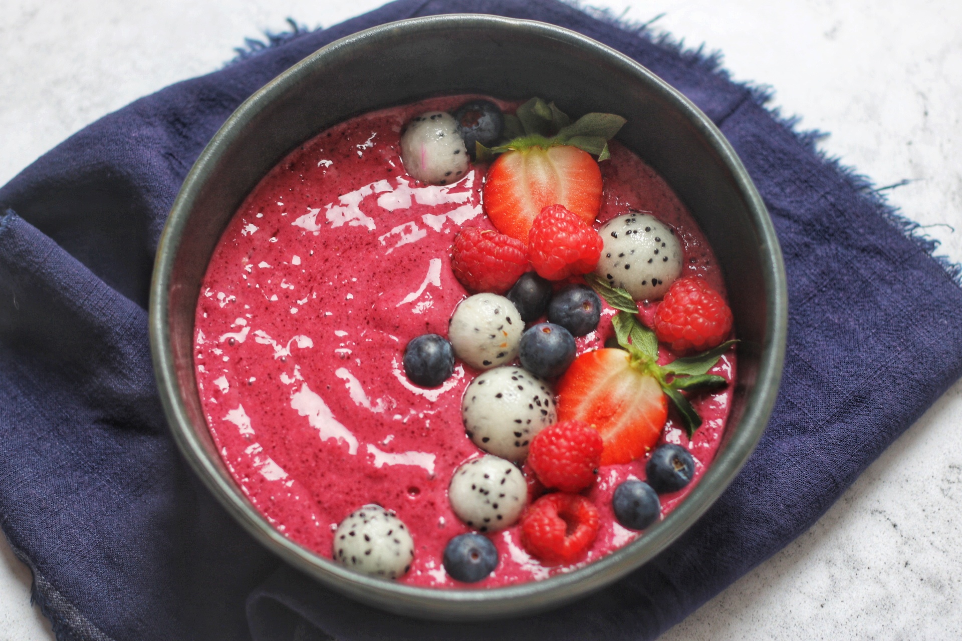 Dragon Fruit and Berry Smoothie Bowl