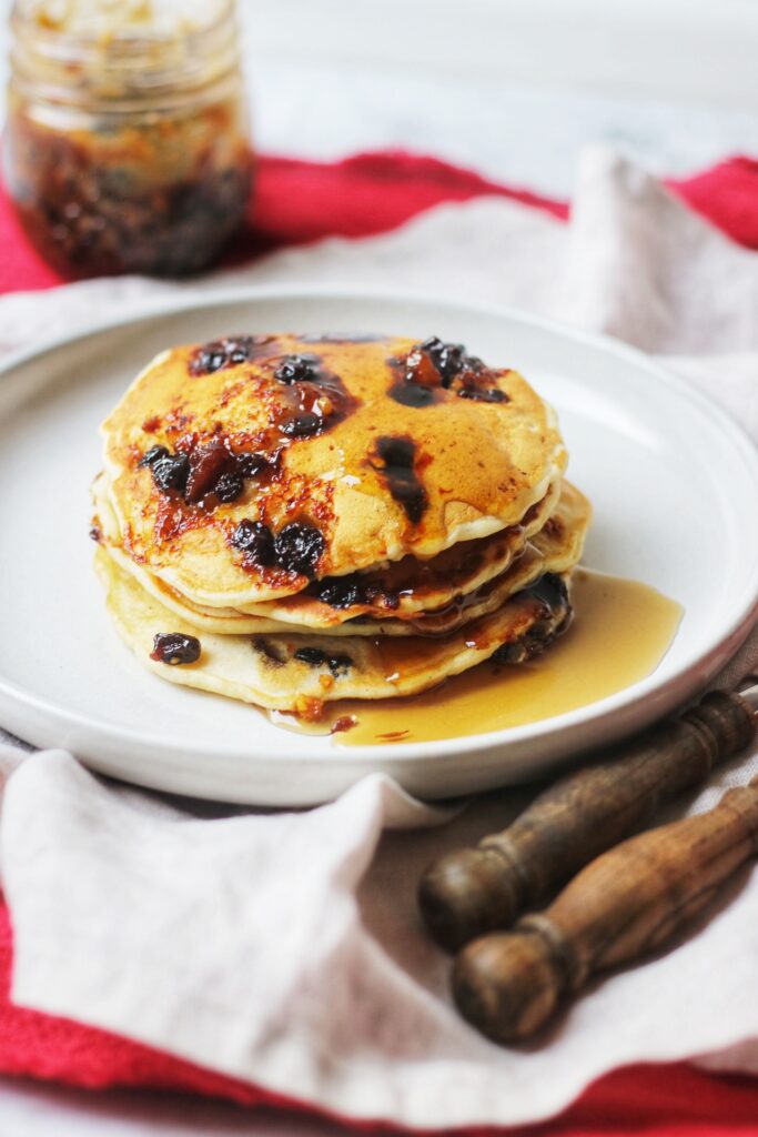 Vegan Mince Pie Pancakes