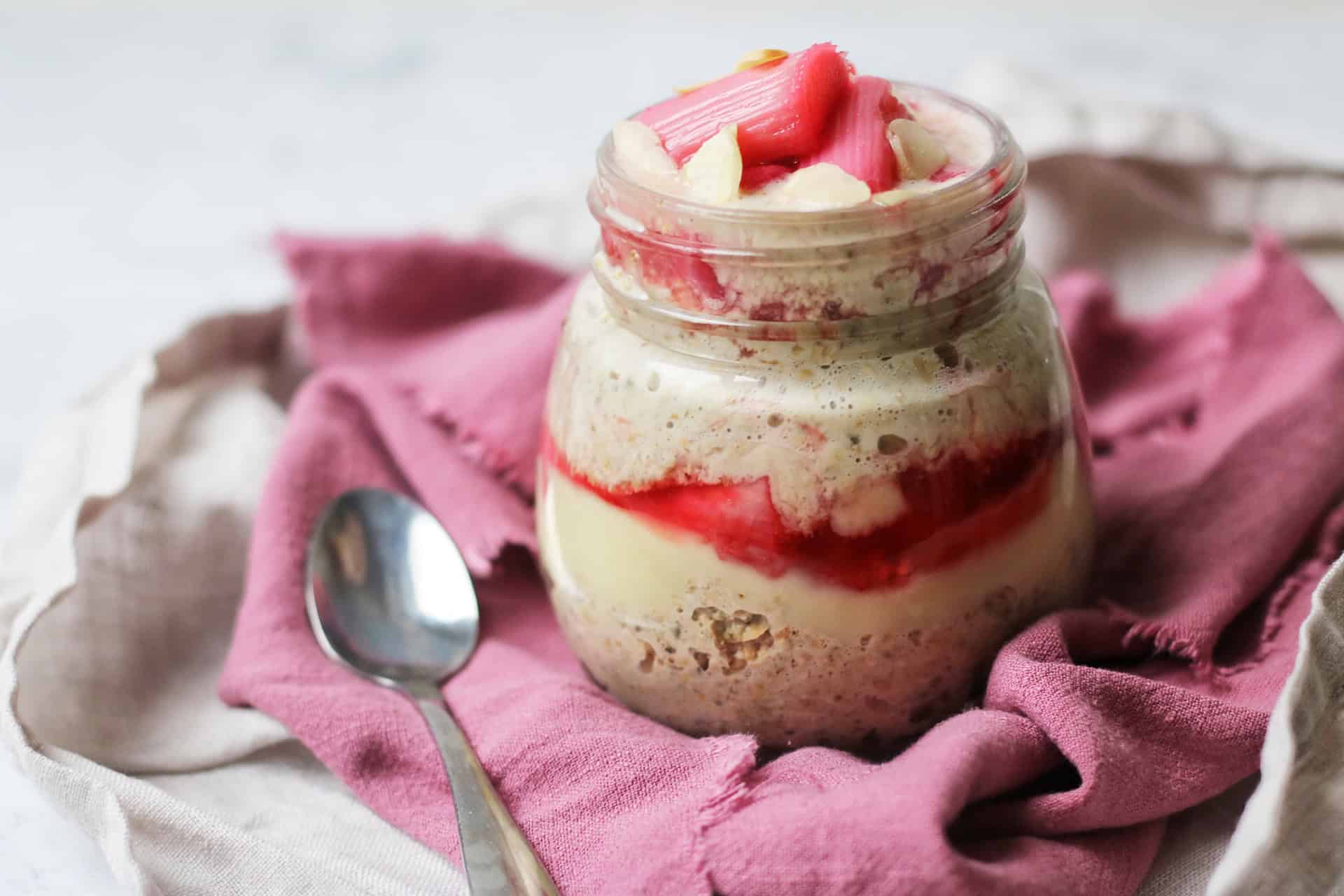 Vegan Rhubarb and Custard Overnight Oats