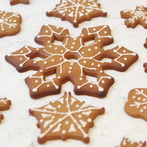 Vegan Gingerbread Snowflakes