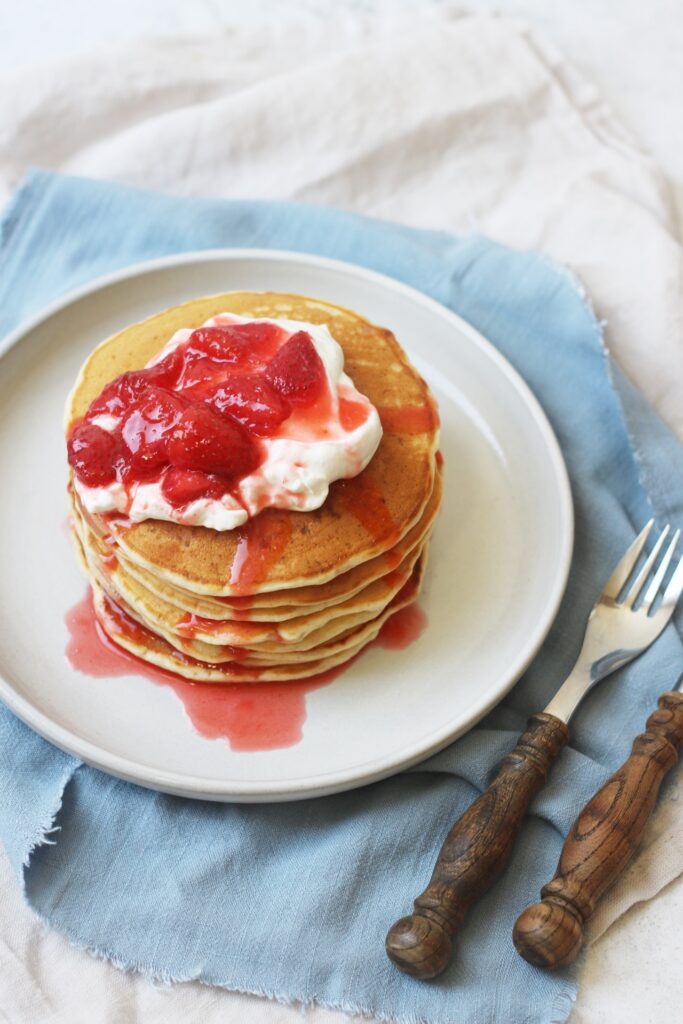 Vegan Strawberries and Cream Pancakes 01