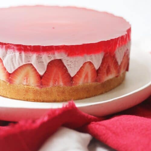 Vegan Strawberry Mousse Cake