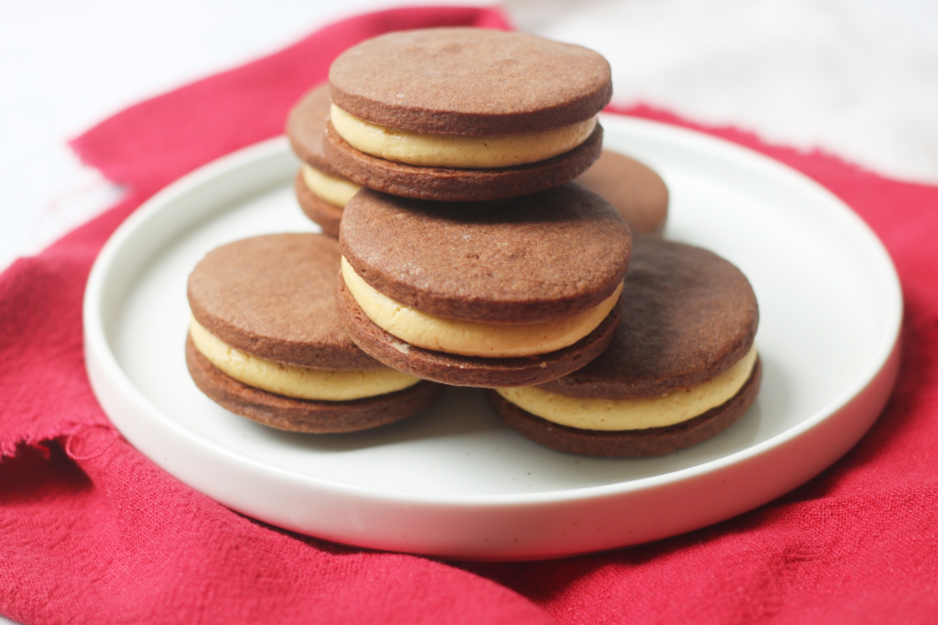 Vegan Chocolate and Peanut Butter Sandwich Cookies