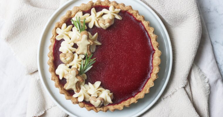 Vegan Gingerbread and Cranberry Tart