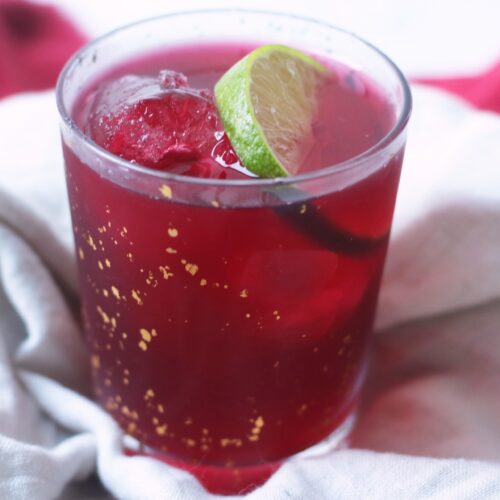 Cranberry caipirinha