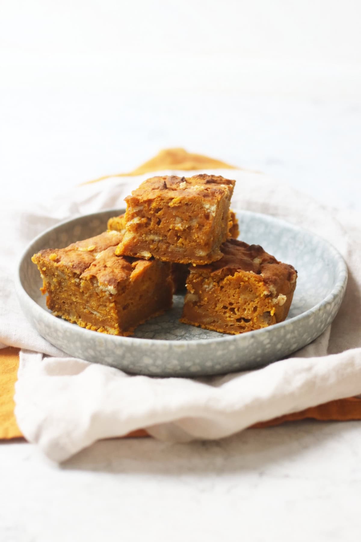 A plate of Vegan Pumpkin Spice Blondies