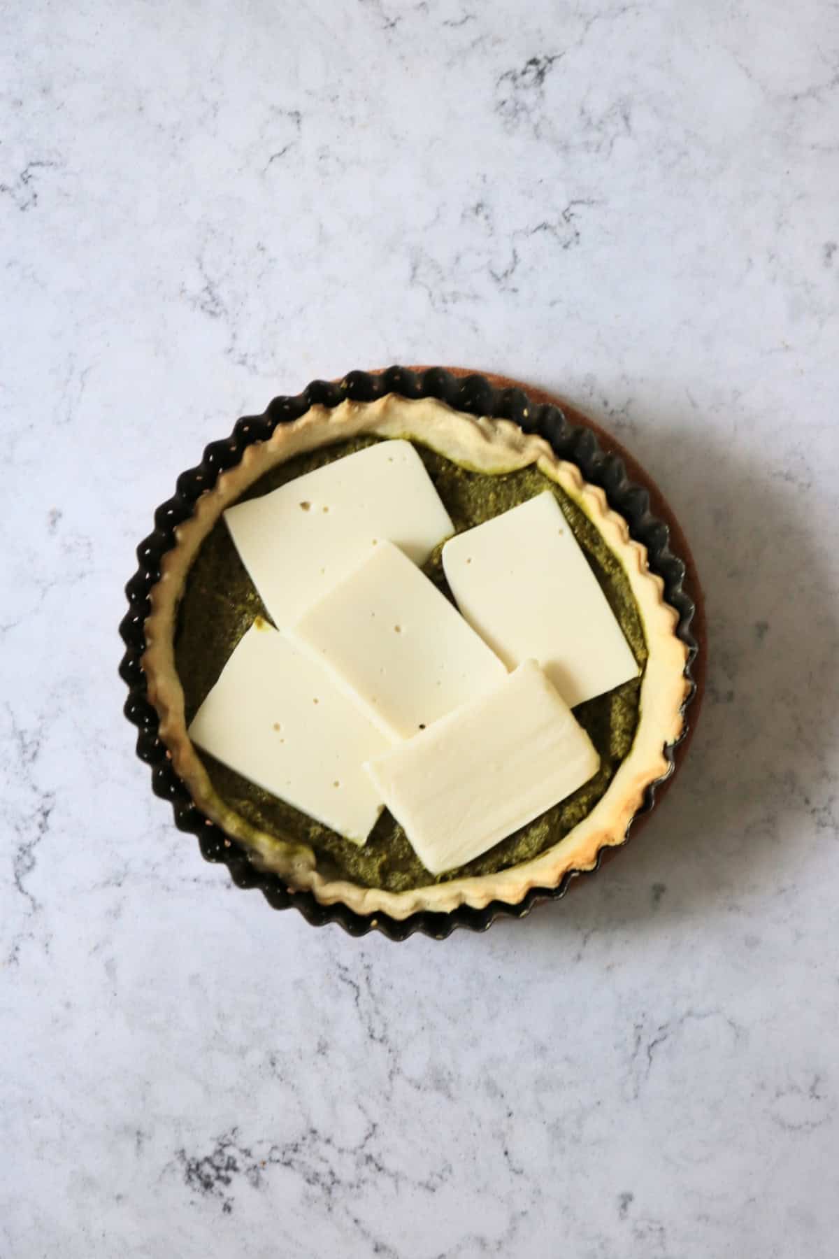 Pastry case with pesto and mozzarella (all vegan varieties)